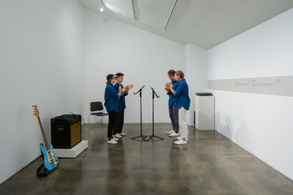 Steve Reich, <em>Clapping Music</em>, 1972, Kunsthalle for Music, Museum of Contemporary Art Santa Barbara, 2019, Courtesy MCASB, Photo: Alex Blair.